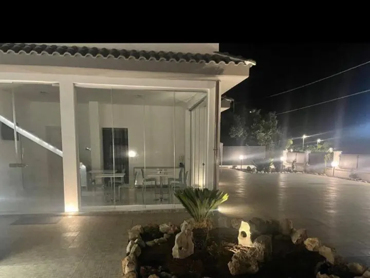 Spazio esterno coperto dalla galleria Esterni